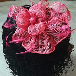 Fasinator Hair clip. - Pink (Brand New)